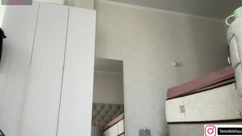 Snapshot of diffgirls chatting on 09-13-25, 09:09 Tanya online show from 09-13-25, 09:09