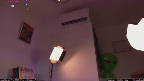 Snapshot of digitalkisses chatting on 05-18-26, 06:47 Estef Ger online show from 05-18-26, 06:47