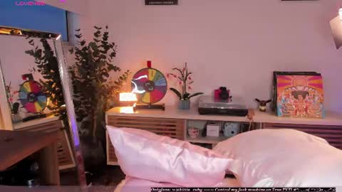Snapshot of digitalkisses chatting on 06-26-26, 11:31 Estef Ger online show from 06-26-26, 11:31