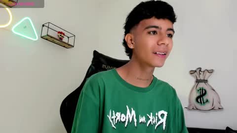 dikey_18 online show from 02-09-25, 08:34