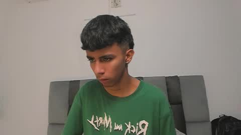 dikey_18 online show from 02-26-25, 08:44