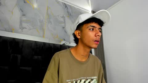 dikey_18 online show from 03-06-25, 08:48