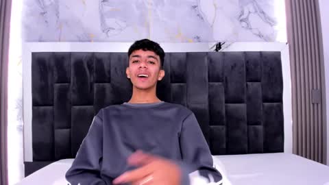 dikey_18 online show from 03-06-25, 11:53