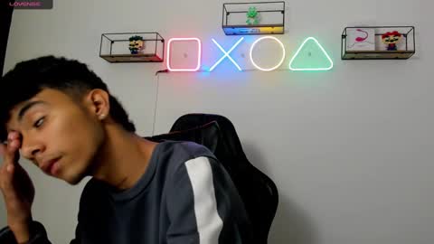 dikey_18 online show from 03-07-25, 05:29