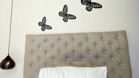 dikey_18 online show from 09-25-25, 09:51