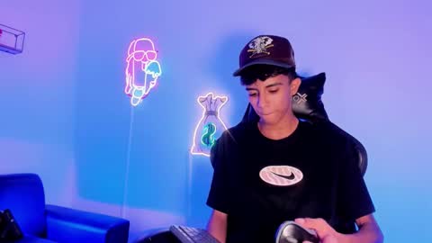 dikey_18 online show from 09-27-25, 08:58