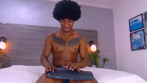 Snapshot of dilan_hall chatting on 06-11-26, 06:06 dilan_hall online show from 06-11-26, 06:06