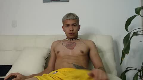 Snapshot of dilanxxx8888 chatting on 11-14-25, 03:49 dilanxxx8888 online show from 11-14-25, 03:49