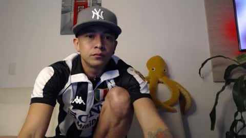 Snapshot of dilanxxx8888 chatting on 11-23-25, 11:15 dilanxxx8888 online show from 11-23-25, 11:15