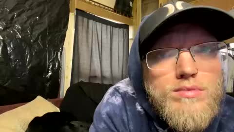 Snapshot of dilf_96 chatting on 01-08-26, 08:44 Daddy online show from 01-08-26, 08:44