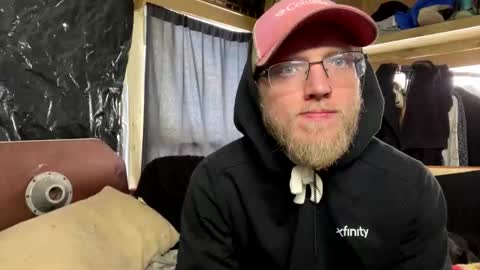 Snapshot of dilf_96 chatting on 01-13-26, 06:46 Daddy online show from 01-13-26, 06:46