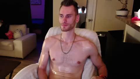 Snapshot of dimitri_4793 chatting on 02-06-25, 12:22 Meechii online show from 02-06-25, 12:22