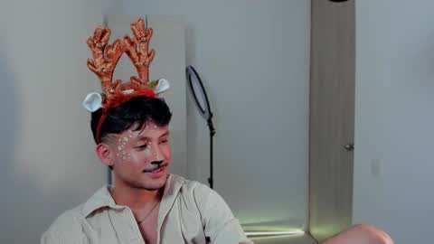 Snapshot of dimitri_targaryen chatting on 12-19-24, 02:34 Fabian online show from 12-19-24, 02:34