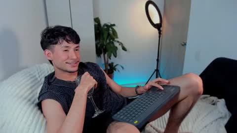 Snapshot of dimitri_targaryen chatting on 12-28-24, 02:54 Fabian online show from 12-28-24, 02:54