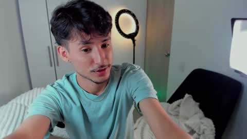 Snapshot of dimitri_targaryen chatting on 12-29-24, 02:49 Fabian online show from 12-29-24, 02:49