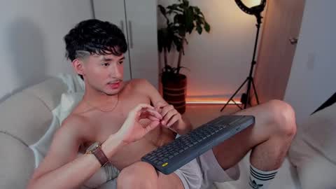 Snapshot of dimitri_targaryen chatting on 01-09-25, 03:15 Fabian online show from 01-09-25, 03:15