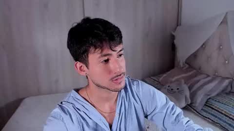 Snapshot of dimitri_targaryen chatting on 10-21-25, 03:35 Fabian online show from 10-21-25, 03:35