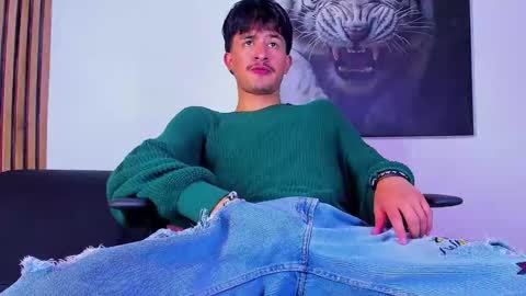 Snapshot of dimitrideluxe chatting on 09-12-25, 07:36 Dimitri online show from 09-12-25, 07:36