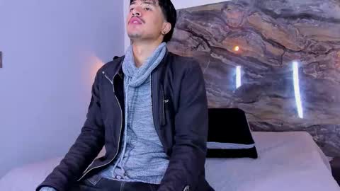 Snapshot of dimitrideluxe chatting on 09-15-25, 12:05 Dimitri online show from 09-15-25, 12:05