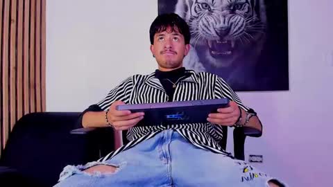 Snapshot of dimitrideluxe chatting on 09-18-25, 07:38 Dimitri online show from 09-18-25, 07:38