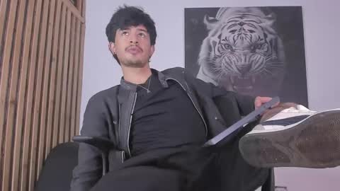 Snapshot of dimitrideluxe chatting on 10-13-25, 07:36 Dimitri online show from 10-13-25, 07:36