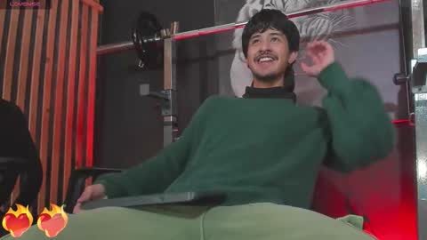 Snapshot of dimitrideluxe chatting on 10-25-25, 07:41 Dimitri online show from 10-25-25, 07:41