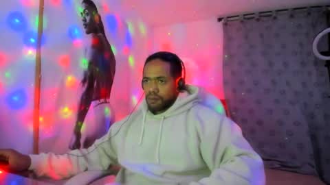 Snapshot of dimitry_muscle chatting on 01-26-25, 03:06 dimitry kyle mucle online show from 01-26-25, 03:06