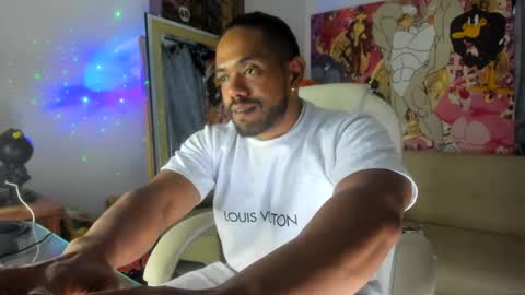 Snapshot of dimitry_muscle chatting on 09-16-25, 11:06 dimitry kyle mucle online show from 09-16-25, 11:06