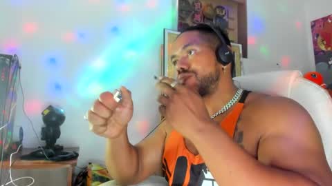 Snapshot of dimitry_muscle chatting on 09-18-25, 02:02 dimitry kyle mucle online show from 09-18-25, 02:02