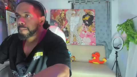 Snapshot of dimitry_muscle chatting on 11-14-25, 02:43 dimitry kyle mucle online show from 11-14-25, 02:43