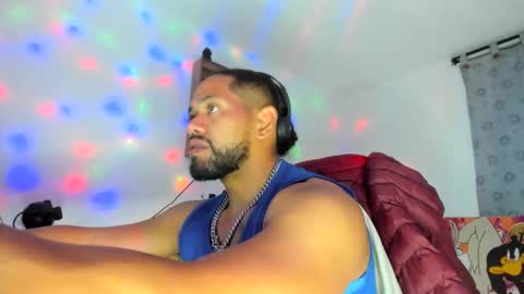 Snapshot of dimitry_muscle chatting on 12-18-25, 12:17 dimitry kyle mucle online show from 12-18-25, 12:17