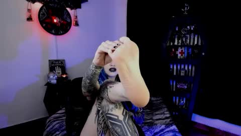 Snapshot of dimmuanddarkness chatting on 12-04-25, 07:22 dimmuanddarkness online show from 12-04-25, 07:22