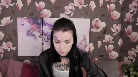 Snapshot of dina_curio chatting on 12-19-25, 09:05 Dina online show from 12-19-25, 09:05