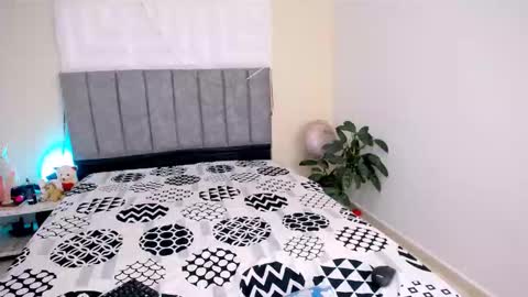 Snapshot of dina_mcry chatting on 01-17-26, 10:57 DINA online show from 01-17-26, 10:57
