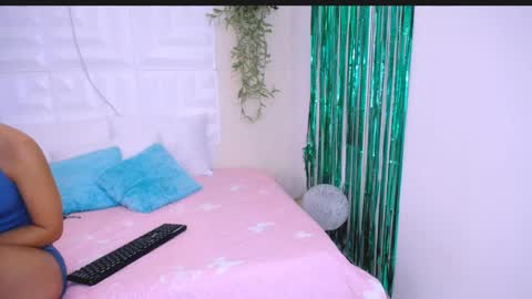Snapshot of dina_mcry chatting on 04-02-26, 04:15 DINA online show from 04-02-26, 04:15