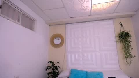 Snapshot of dina_mcry chatting on 04-13-26, 06:02 DINA online show from 04-13-26, 06:02