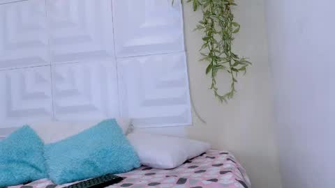 Snapshot of dina_mcry chatting on 04-27-26, 03:54 DINA online show from 04-27-26, 03:54