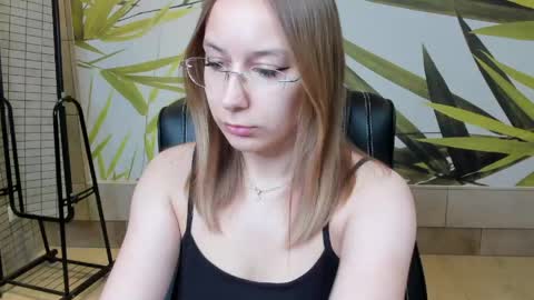 Dina online show from 05-28-26, 12:24