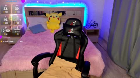 Snapshot of dinatwinkle chatting on 12-03-24, 06:37 Dina online show from 12-03-24, 06:37