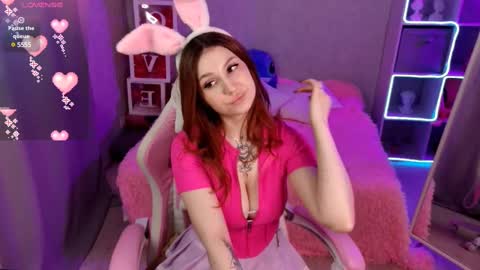 Snapshot of dinatwinkle chatting on 02-11-25, 05:26 Dina online show from 02-11-25, 05:26