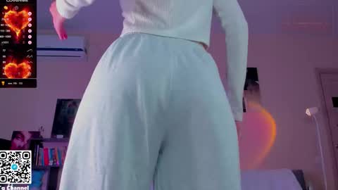 Snapshot of dindin_ chatting on 12-02-25, 08:30 Jessie online show from 12-02-25, 08:30