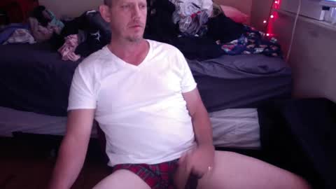 Snapshot of dingoman3939 chatting on 10-09-25, 01:53 ManDingoMan online show from 10-09-25, 01:53