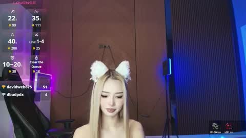 Reina online show from 03-09-26, 01:59