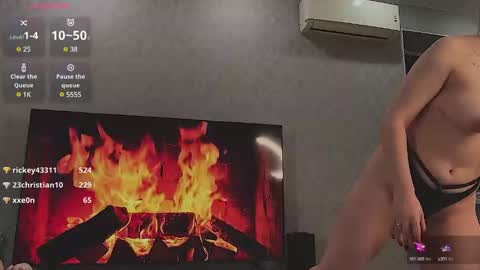 Snapshot of diora_vibe chatting on 03-06-25, 08:16 Diora Sam online show from 03-06-25, 08:16