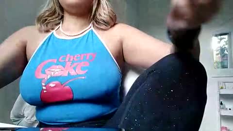 Snapshot of diosadeluniverso_ chatting on 09-11-25, 08:20 diosadeluniverso_ online show from 09-11-25, 08:20