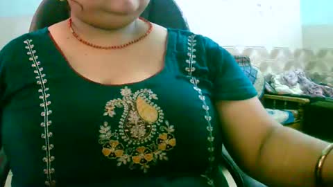 Snapshot of dipa2345 chatting on 05-12-26, 12:13 dipa2345 online show from 05-12-26, 12:13