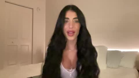 Diriany Isabel online show from 11-16-25, 01:11