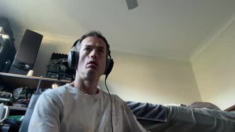 Snapshot of dirtdevildom chatting on 10-19-25, 06:25 dirtdevildom online show from 10-19-25, 06:25