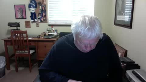 Snapshot of dirtrider195080438 chatting on 06-11-26, 12:58 dirtrider195080438 online show from 06-11-26, 12:58
