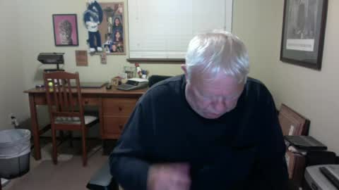 Snapshot of dirtrider195080438 chatting on 07-06-26, 05:15 dirtrider195080438 online show from 07-06-26, 05:15